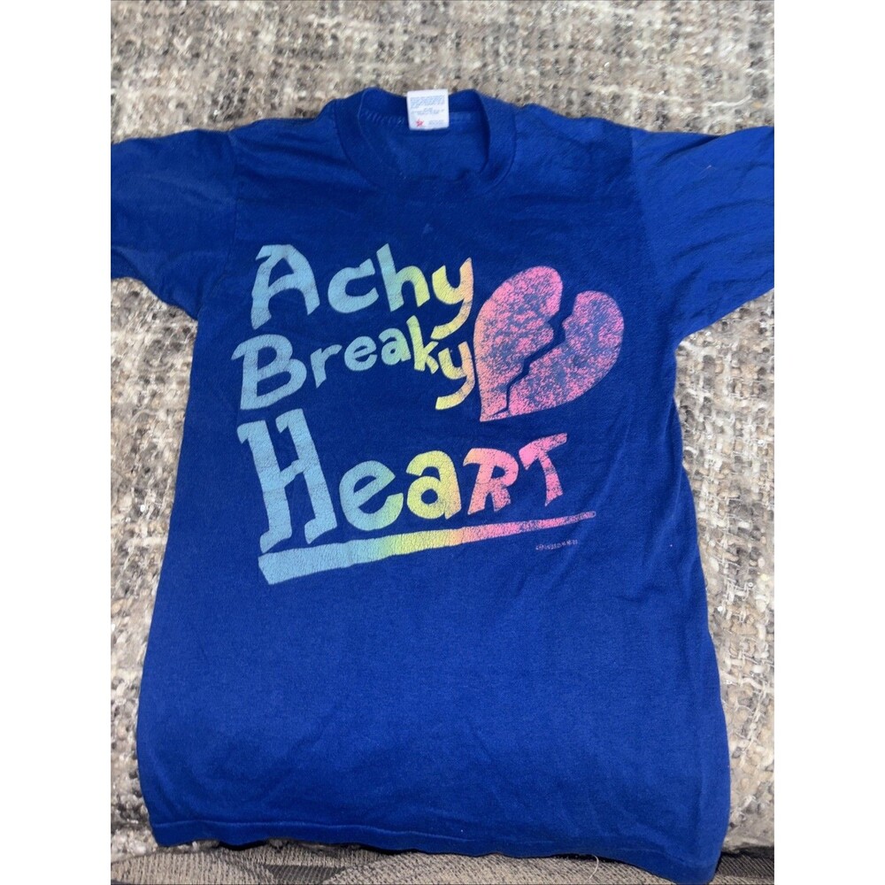 Achy Breaks Heart Tshirt Size Small Pre Owned Vintage Shirt